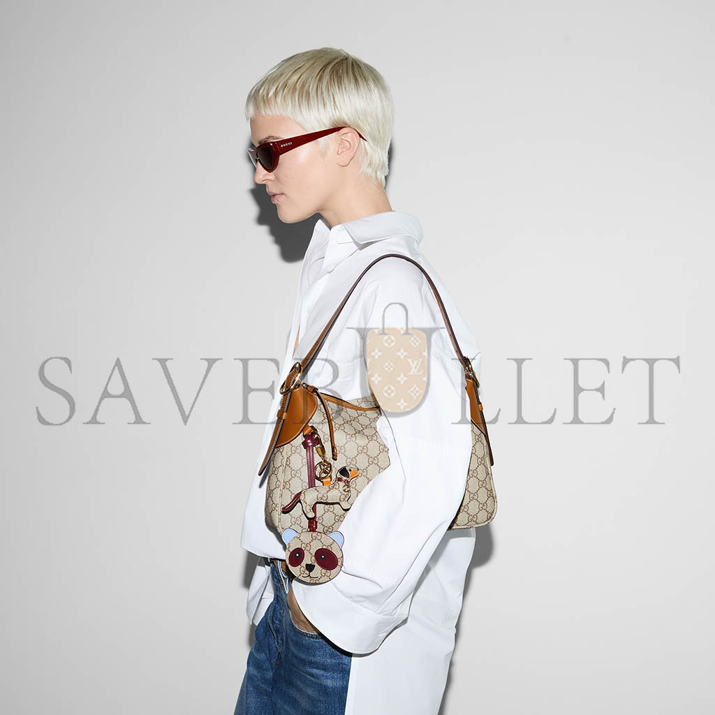 GUCCI GG EMBLEM MEDIUM SHOULDER BAG 815216 (31.5*21*8)